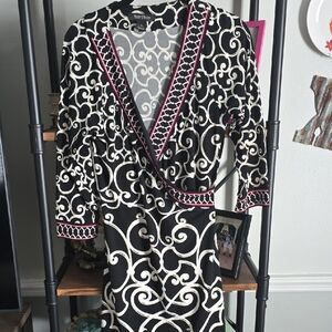 Black/White Brand Black Dress With White Swirls Size S Dresss